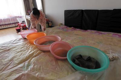顺义楼上漏水，住户失联，小区没物管，业主维权难！律师来支招……